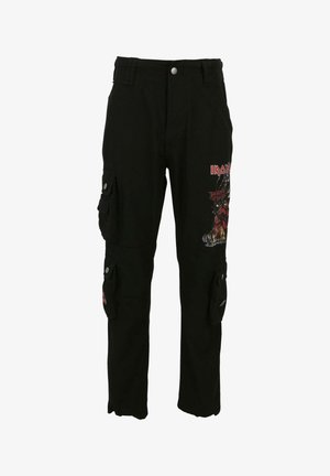 Schwarze Cargo-Hosen mit mehreren Seitentaschen, einem grafischen Druck auf dem Oberschenkel und einer glatten Stofftextur. Verstellbare Beinbündchen sind enthalten.