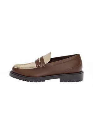 LOAFERS - Loaferit/pistokkaat - brown