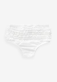 Białe majtki bikini z wieloma poziomymi falbanami. Gładka tekstura i elastyczny pasek w talii. Klasyczny design, odpowiedni do stroju kąpielowego.