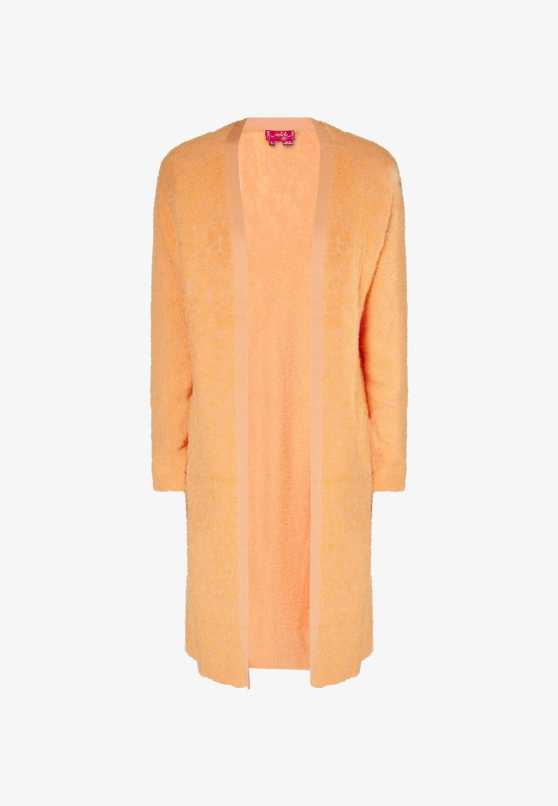 Fluffige, offene Strickjacke in sanftem Pastellorange mit Dreiviertelärmeln und glattem, kontrastierendem Saum entlang der Kanten.