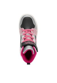 Sneaker alta in nero e argento con dettagli rosa, pannello laterale glitterato e lacci rosa. Caratterizzata da una fascia in Velcro per una vestibilità sicura.