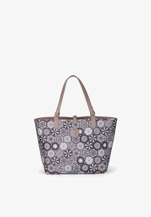 Tas met beige handvatten en geometrisch patroon met hexagonen en ronde logo's in tinten grijs, zwart en wit.