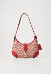 Borsa a tracolla con motivo rosso e beige, dalla forma curva, con rifiniture in pelle, dettagli in argento e un'etichetta removibile. Dotata di chiusura con pattina superiore.