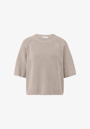 Beige gebreide trui met korte mouwen, een ronde hals en raglannaden, getoond op een witte achtergrond.