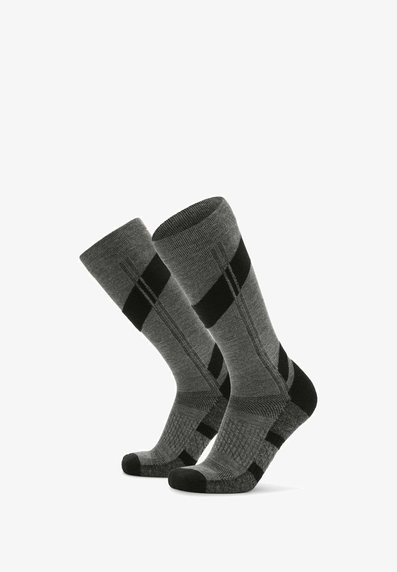 Calcetines grises con una mezcla de patrones texturizados y acentos negros. Diseñados con puntera y talón reforzados para mayor durabilidad.