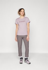 adidas Golf ULTIMATE365 ANKLE PANT - Hlače - charcoal