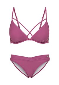 Bikinis komplektas tamsiai rožinės spalvos; trikampė liemenėlė su kryžminėmis petnešėlėmis, atitinkami žemi kaklo kelnaitės su V formos juostos ir glotnia tekstūra.