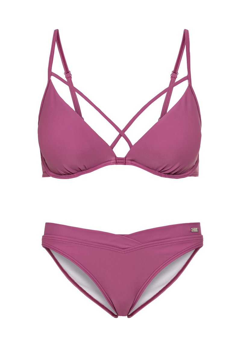 Bikinis komplektas tamsiai rožinės spalvos; trikampė liemenėlė su kryžminėmis petnešėlėmis, atitinkami žemi kaklo kelnaitės su V formos juostos ir glotnia tekstūra.