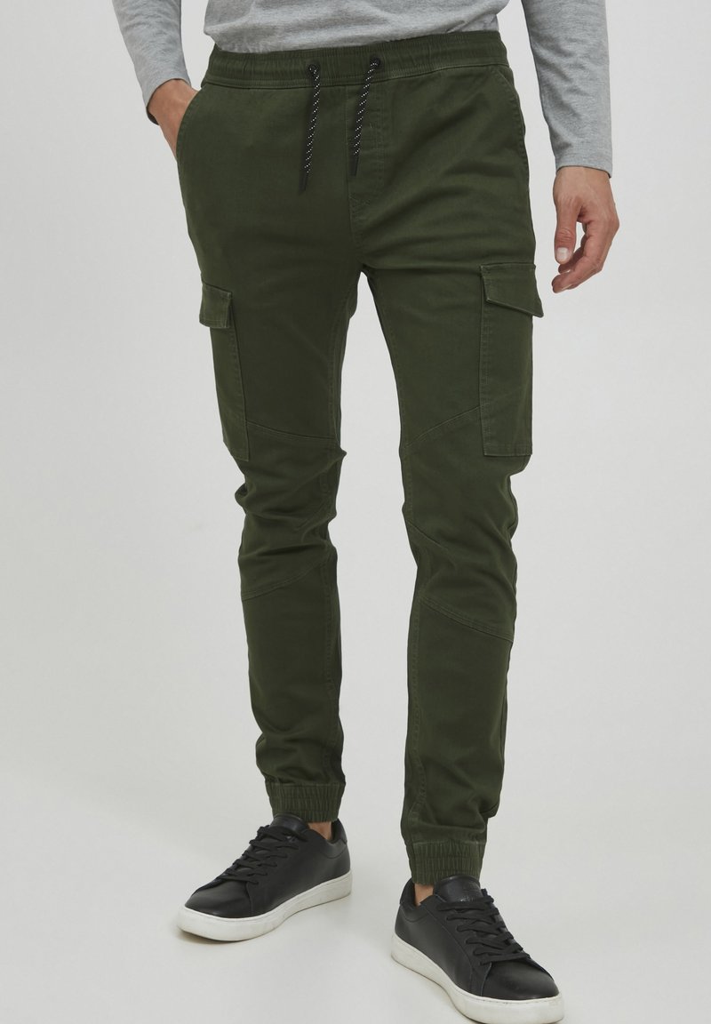 11 Project - PRGARIK - Cargo trousers - dark green, Enlarge