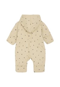Un body matelassé pour bébé en beige clair, avec une capuche, des manches à revers et un motif de petits insectes colorés sur le tissu.