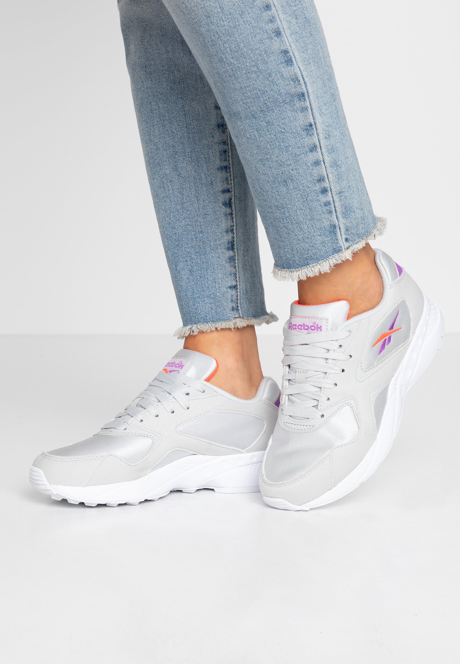 reebok classic torch hex