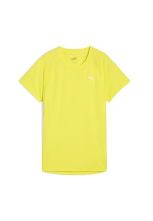 Camisa deportiva amarilla hecha de un tejido ligero y transpirable, con un escote redondo y mangas cortas. Logo blanco en la parte frontal.