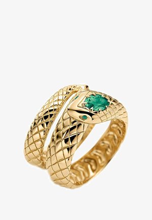 Anillo de serpiente dorada con intrincadas escamas, que presenta una gran esmeralda en la cabeza y pequeños acentos, con una textura suave y un diseño entrelazado.