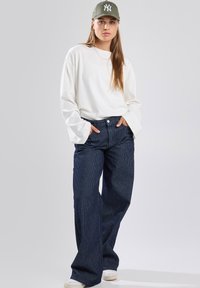 America Today Camiseta de manga larga - off white