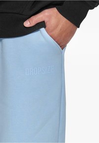 Dropsize HEAVY LOOSE FIT JOGGER - Joggebukse - baby blue