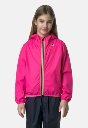 Giacca leggera rosa brillante con cappuccio, polsini elastici e zip con dettagli neri e gialli. Tessuto liscio, design casual.