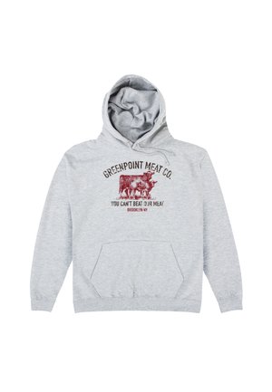 Felpa grigia in cotone con tasca frontale. Presenta una grafica con testo rosso scuro che dice "GREENPOINT MEAT CO." e un'immagine di bestiame.