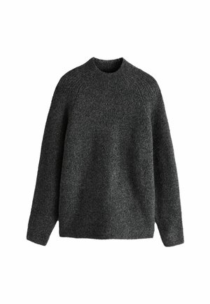 Pull en maille gris foncé avec un col haut et de longues manches raglan. Texture douce et coupe ample. Pas de motifs ni d'accents visibles.