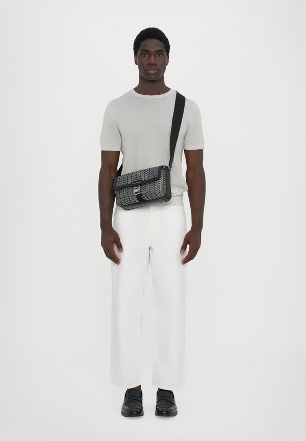 AVIATOR FLAP  - Cross body bag