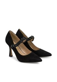 Scarpe con tacco alto in suede nero con punta appuntita, dotate di una fascia decorativa in perline nere sul collo del piede e un tacco a blocco.