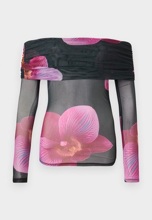 Vállnélküli, hosszú ujjú felső átlátszó fekete anyagból, élénk rózsaszín orchidea virágmintával, és ráncolt díszítéssel a nyaknál.