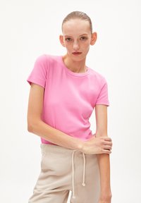 ARMEDANGELS KARDAA - T-Shirt basic - raspberry pink