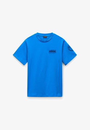 Niebieska bawełniana koszulka z okrągłym dekoltem, krótkimi rękawami i naszywką na piersi z logo. Gładka tekstura, standardowy krój i intensywny kolor.