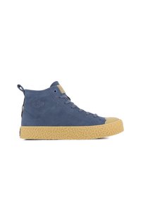 Zapatillas altas en ante azul con una suela de goma texturizada. Presentan una puntera en crema, costuras tonales y un parche con el logo en la lengüeta.