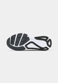 Nike Performance STRUCTURE 26 - Tenisice za cestovno trčanje - black/white/cool grey/metallic silver