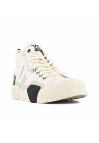 Kõrged sneakers, millel on kreemjas kanvasest ülemine osa, tekstuurilised aktsendid, must kummist konts ja geomeetrilise mustriga tald. Hall detailide jaoks külgedel.