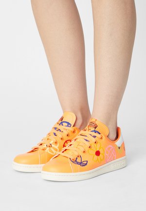 STAN SMITH - Sneakers basse - screaming pink/maroon/chalk white