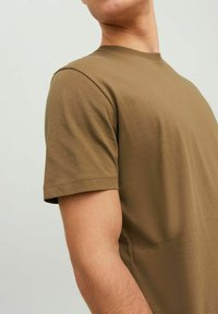 Jack & Jones JJE TEE  O-NECK  - Basic T-shirt - otter