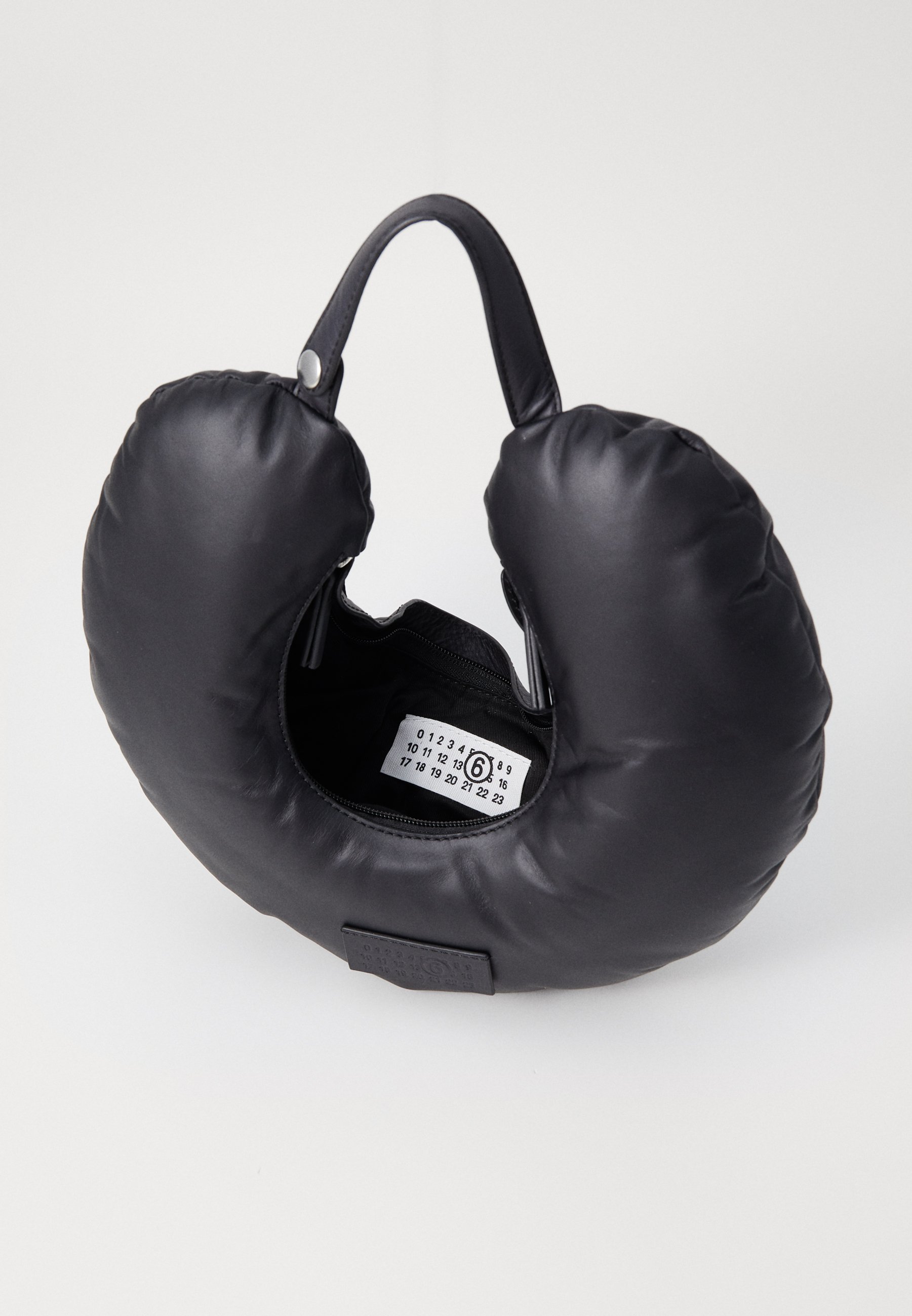 MM6 Maison Margiela TRAVEL PILLOW BAG UNISEX - Handbag - black