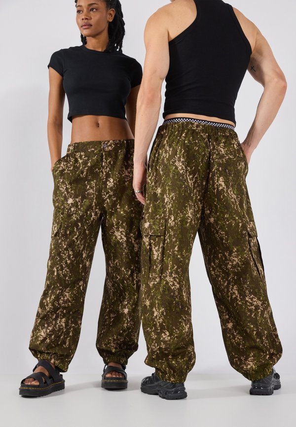 UNISEX - Cargo trousers - khaki