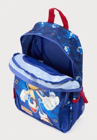Μπλε παιδικό σακίδιο με σχεδιασμό Sonic the Hedgehog. Διαθέτει ευρύχωρο κεντρικό διαμέρισμα και κόκκινους ρυθμιζόμενους ιμάντες ώμου.