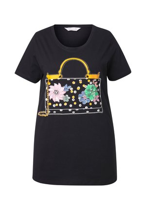 Sort t-shirt med en håndtaske grafik udsmykket med farverige blomster, perler og kædedesign. Rund halsudskæring, korte ærmer.