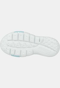 Suela de zapato de goma blanca con un diseño texturizado, que presenta patrones circulares y rectangulares, y un acento azul claro en el centro.