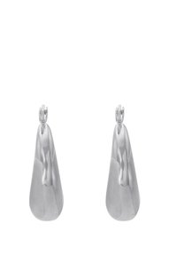 Orecchini a goccia in argento con una superficie liscia e lucida, caratterizzati da una forma a lacrima e chiusura a leva per un indossamento sicuro.