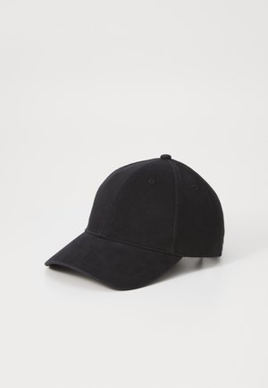 Filippa K Cap - black
