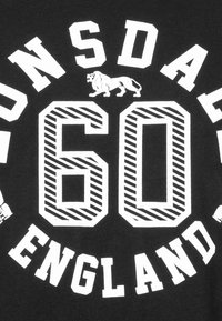 Lonsdale NORMALE PASSFORM ASKERSWELL - Tričko s potlačou - black/white