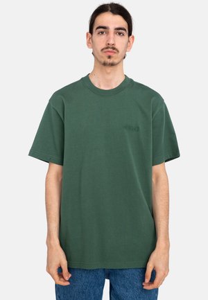 Green cotton T-shirt with a crew neckline and short sleeves. Features a subtle embroidered logo on the chest. Casual, relaxed fit.
