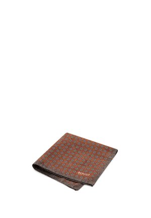 Pochette marron pliée avec de petits motifs circulaires et le nom de la marque Boggi imprimé dans un coin.