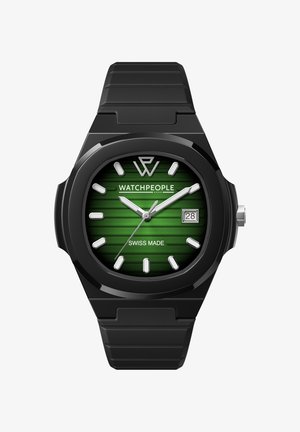 Montre noire avec un cadran rayé vert, des index heures en argent et un affichage de la date, dotée d'un bracelet en silicone noir et de l'étiquette Swiss Made.