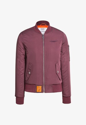 Bordeaux bomberjack met een ritssluiting aan de voorkant, twee zijzakken, geribde manchetten en een feloranje binnenvoering. Kenmerkt zich door geborduurde logo's.