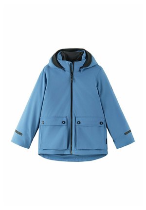 Blaue wasserdichte Jacke mit Kapuze, Frontreißverschluss, zwei großen Taschenklappen, schwarzen Akzenten an den Ärmeln und einer glatten, leichten Textur.