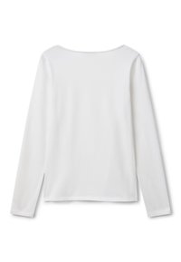 Camicia bianca a maniche lunghe con scollatura a barca, vista da dietro, su uno sfondo bianco semplice.