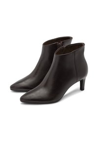 Botas de tobillo de cuero marrón con puntera puntiaguda y un tacón moderado. Cuentan con un cierre de cremallera y una textura suave.