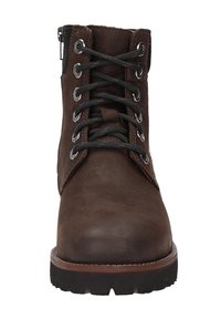 Stivaletti in pelle marrone con lacci neri, occhielli metallici e una zip laterale. Punta rotonda texture e suola in gomma con trazione.