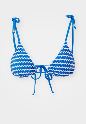 Top de bikini en forma de triángulo azul con un patrón de rayas onduladas alternas en azul y blanco. Con cintas ajustables en el cuello y en la espalda.