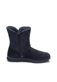 Schwarzer Wildleder-Stiefel mit Reißverschluss, weichem Fellfutter an der Oberseite und strukturiertem Gummisohlenprofil für besseren Halt.